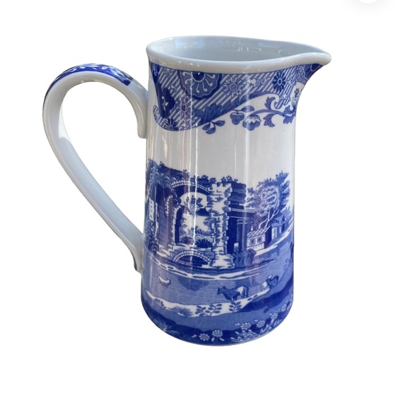 Blue Italian Spode milk vase. Discontinued pattern. 5” - Picture 2 of 7